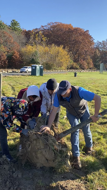 Keney Park Sustainability Project and Riverside Recapture Inc. collaborated to host educational events and a tree planting. 